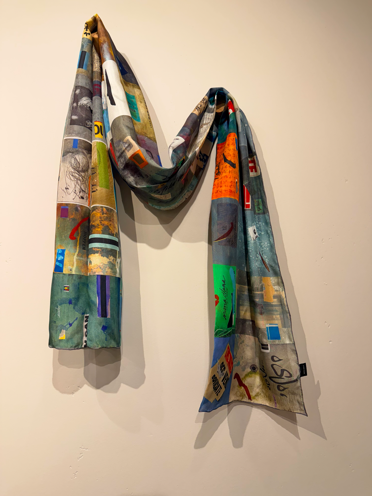 Smith, Mark Lesly, The Hope Scarf