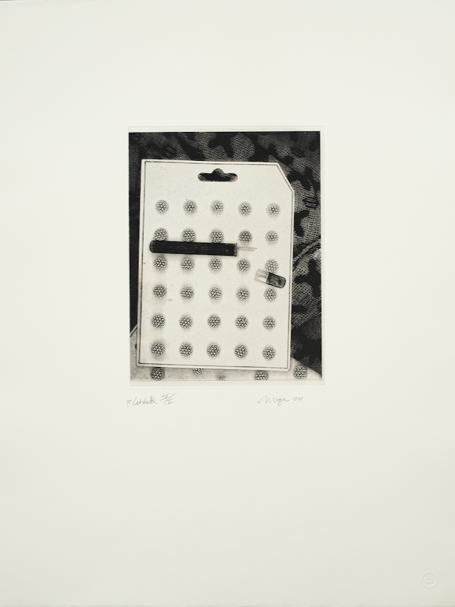 Mogus, Richard, Buttons, 2004